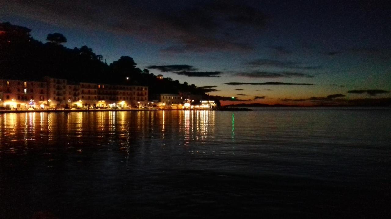 Ampio Monolocale Con Balcone Fronte Mare Villa Porto Santo Stefano  Luaran gambar